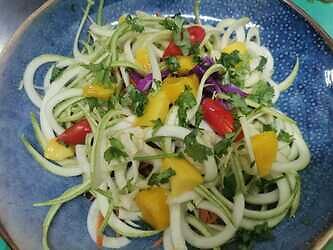 Salata vegan cu mango